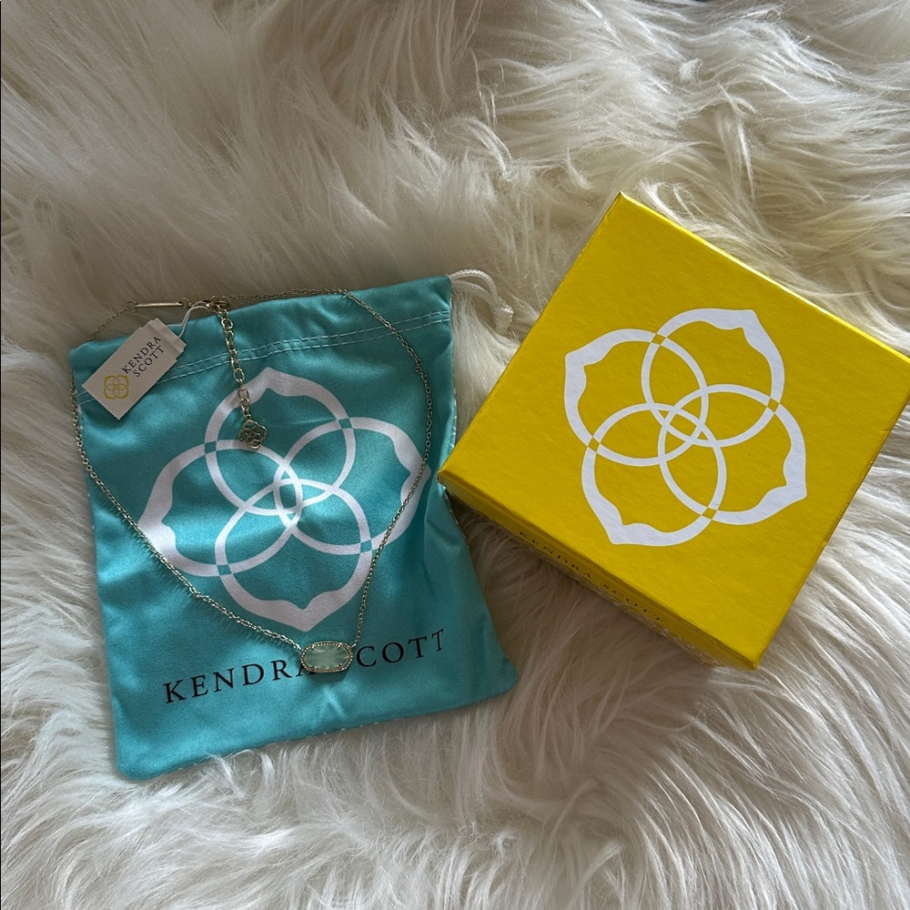 Kendra Scott Pendant Necklace